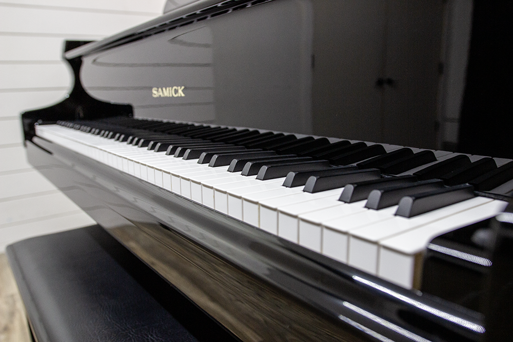 Samick SIG-54D Baby Grand Piano