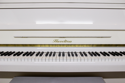 Hazelton CS-108 Upright Piano