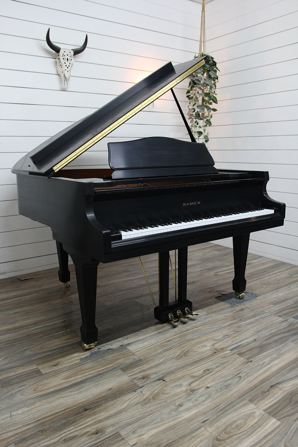 Samick SG150C Baby Grand Piano